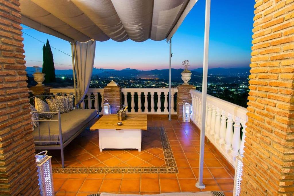Castillo Esmeralda อาเลาริน เดลา ตอร์เร ภายนอก รูปภาพ