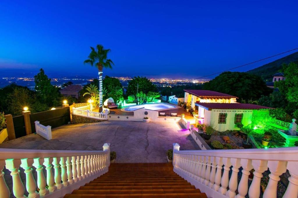 Castillo Esmeralda อาเลาริน เดลา ตอร์เร ภายนอก รูปภาพ